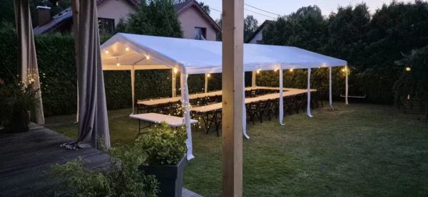 namiot-5-x-10-m-bez-scian-noc-toturentall Namiot imprezowy 5x10 m bez ścian nocą – oświetlenie girlandowe LED, TOTU.RENTALL wynajem namiotów imprezowych